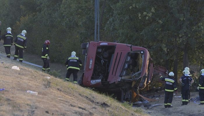 Acidente com ônibus polonês na Hungria causa 12 mortes e dezenas de feridos graves