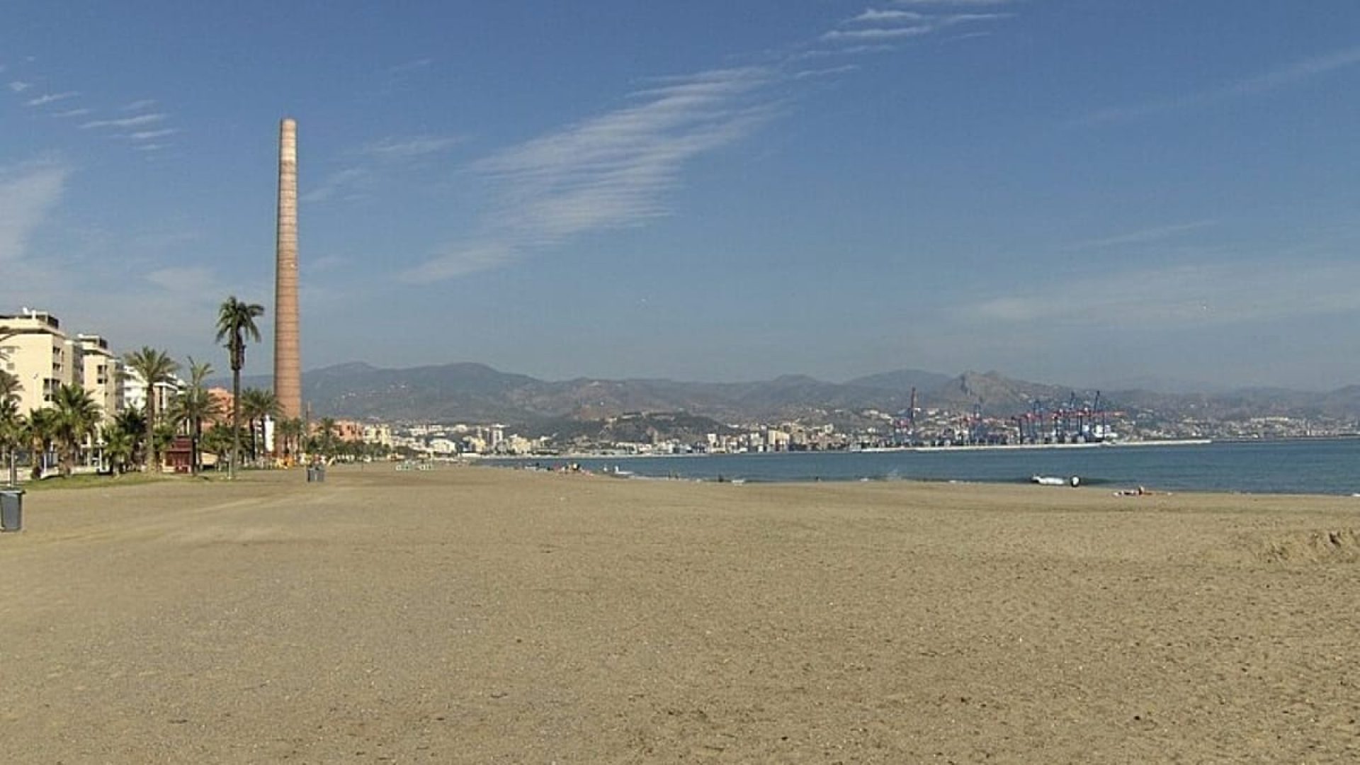 Alerta sanitário em Málaga: seis praias são interditadas após detecção de e. coli na água