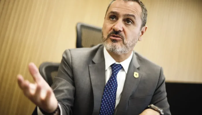 Andrei Rodrigues: diretor da PF contrata defesa particular para reverter afastamento