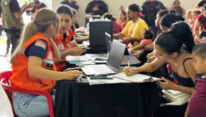 Assistência humanitária é entregue a famílias impactadas por chuvas intensas