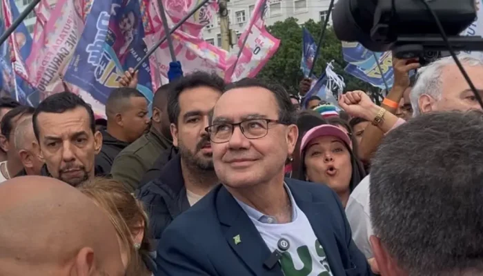 Augusto Cury alfineta STF e elogia ministro em ato político no Rio de Janeiro
