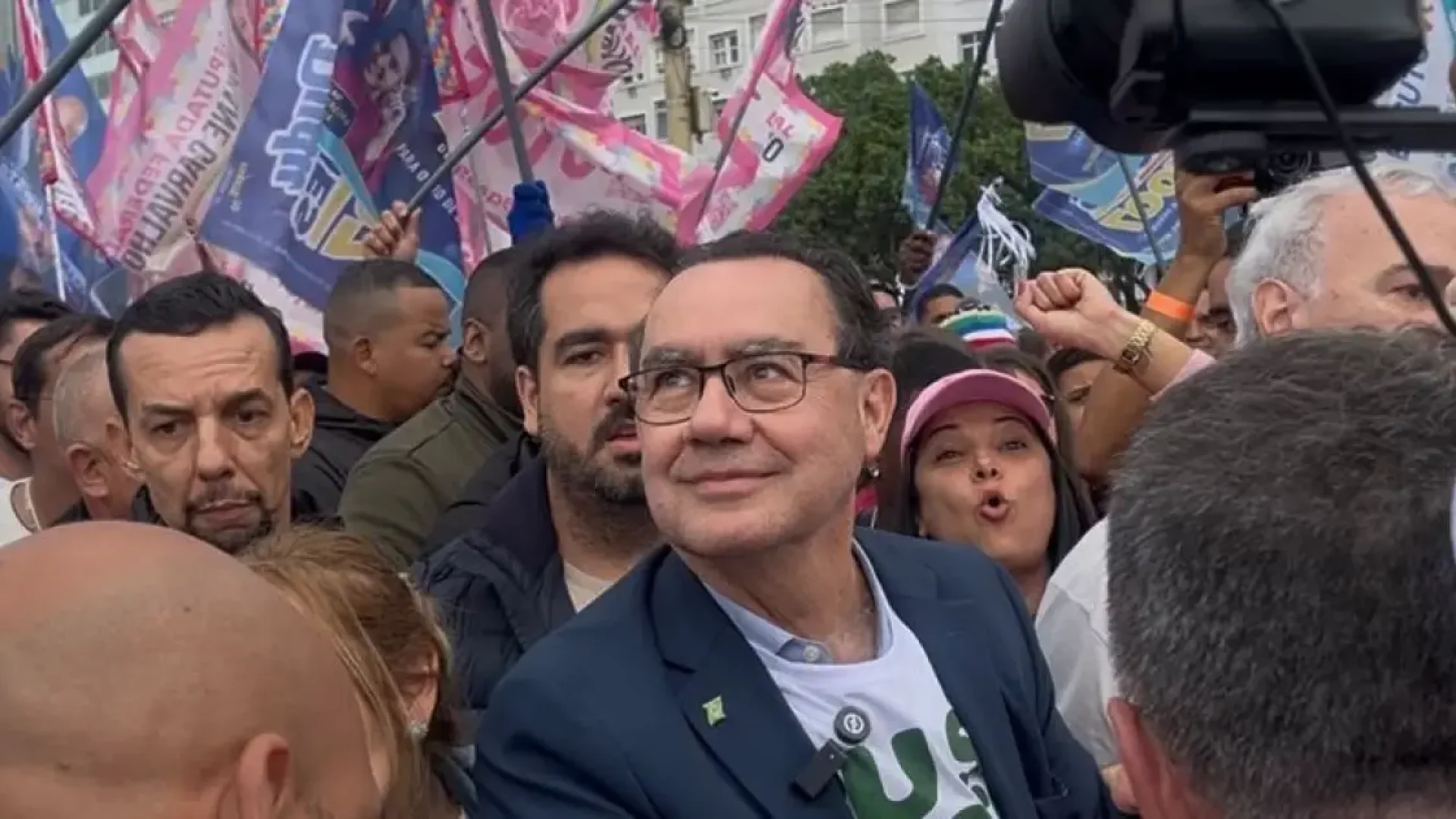 Augusto Cury alfineta STF e elogia ministro em ato político no Rio de Janeiro