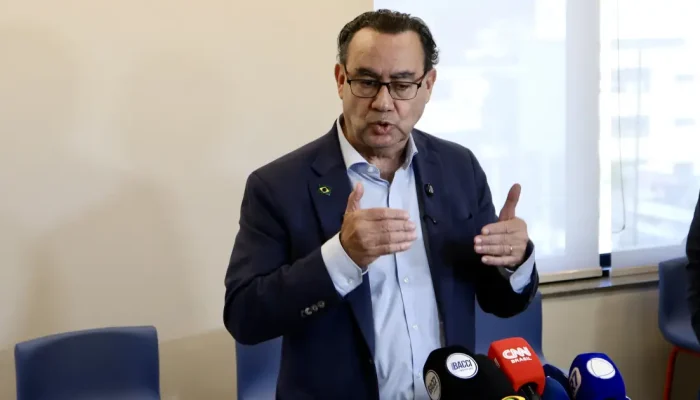 Augusto Cury contesta pesquisas eleitorais e aponta interferência de algoritmos