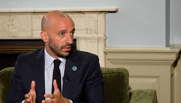 Benjamin Haddad aposta na rejeição ao extremismo nas eleições presidenciais francesas