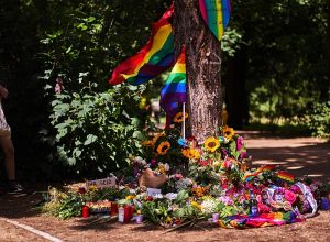 Berlim inaugura memorial no Tiergarten após ataque em desfile do Pride