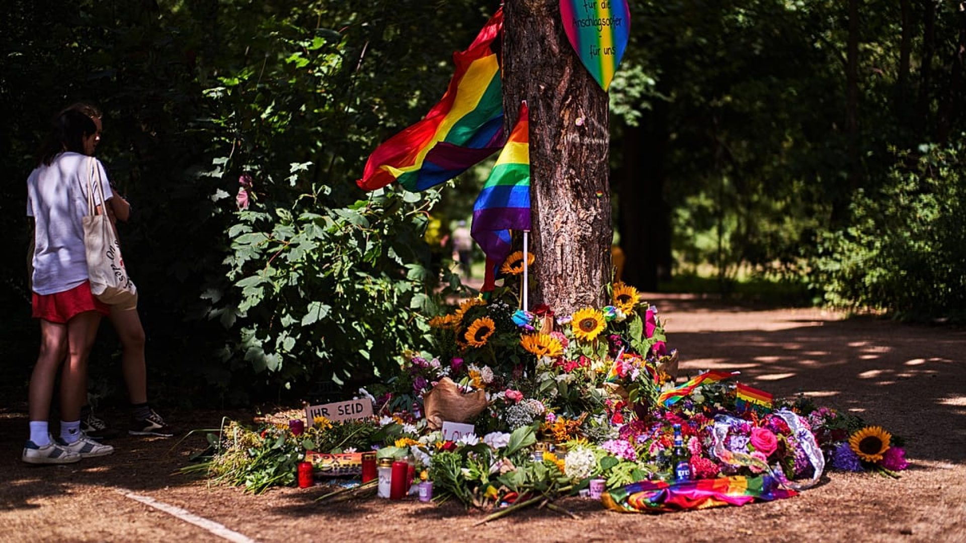 Berlim inaugura memorial no Tiergarten após ataque em desfile do Pride