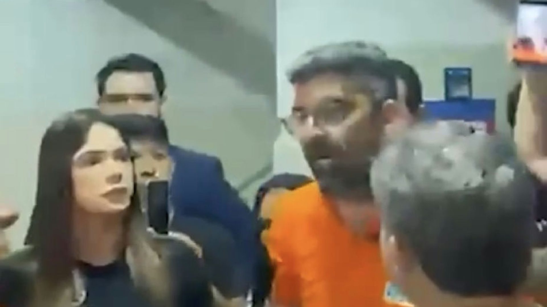 Candidato Daniel Santos protagoniza embate com policiais em delegacia de Ananindeua