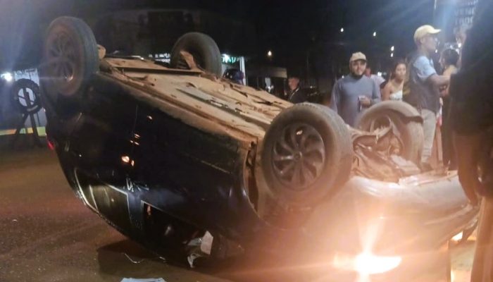 Capotamento de veículo em avenida de Altamira mobiliza moradores e autoridades