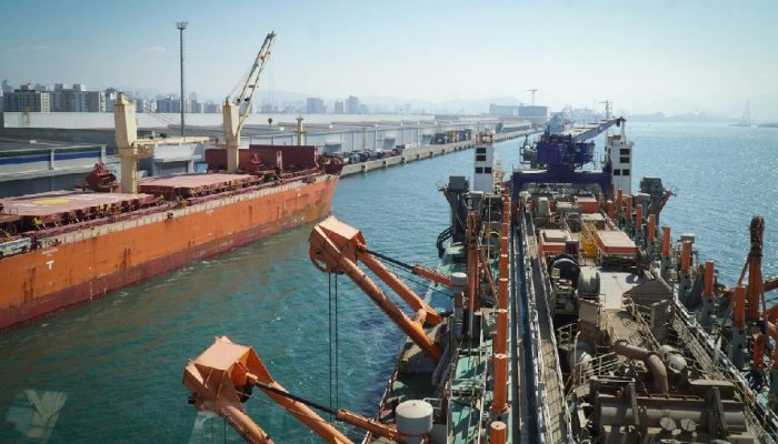 Concessão do canal de Santos gera debate sobre controle de navios e investimentos