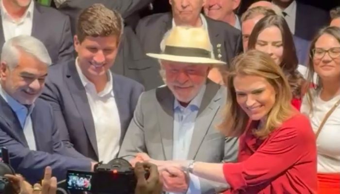 Convenção do PSB em Brasília sela apoio a Lula e Alckmin com discursos de confronto e otimismo