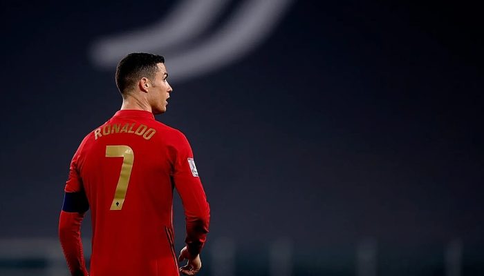 Cristiano Ronaldo pondera fim de carreira após 25 anos e legado no futebol