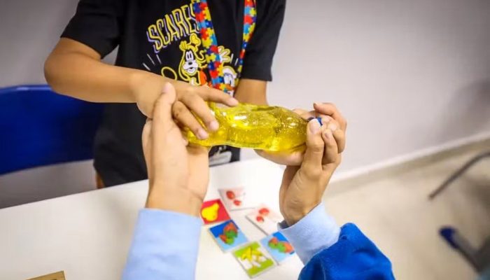 Decisão judicial sobre gastos escolares abre precedente para famílias de autistas em Belém