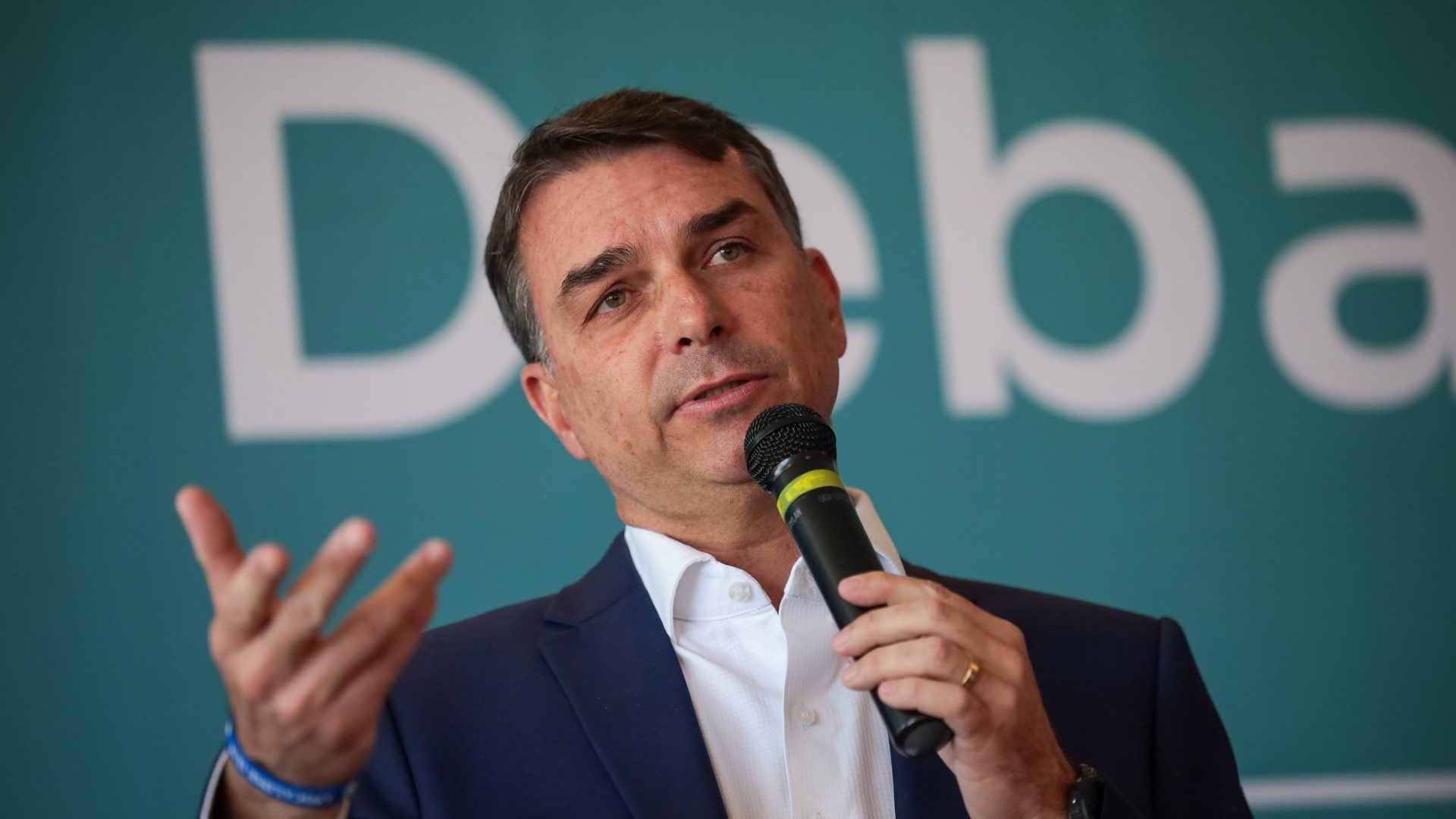 Desafio eleitoral no Rio: Flávio Bolsonaro empata com Lula em berço político