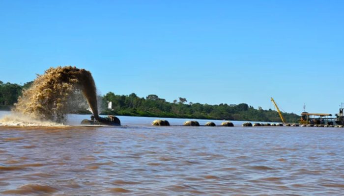 Dragagem da Alcoa no rio Amazonas enfrenta questionamento judicial do MPF