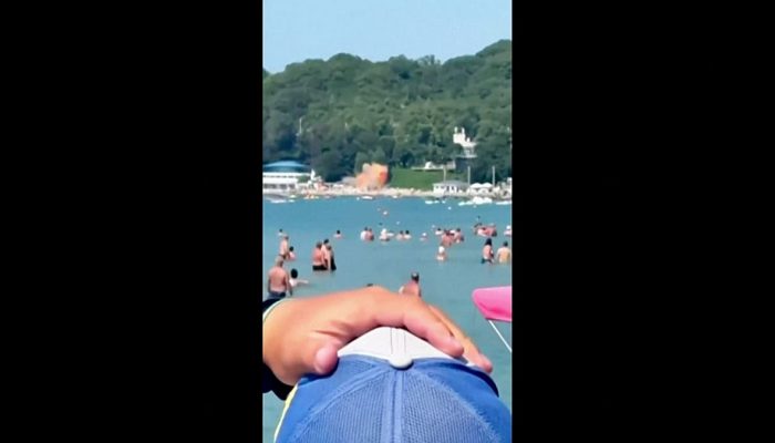 Drone atinge praia na Rússia e deixa mortos em estância do mar Negro
