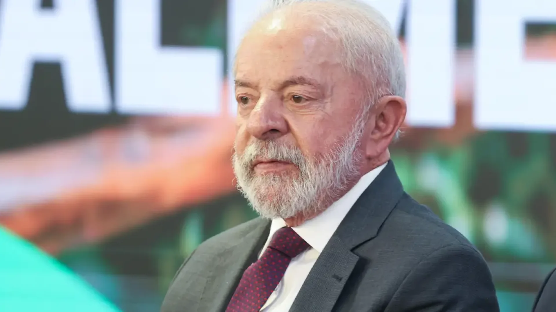 Endurecimento de penas por feminicídio é pauta de Lula, que apela por voto feminino partidário