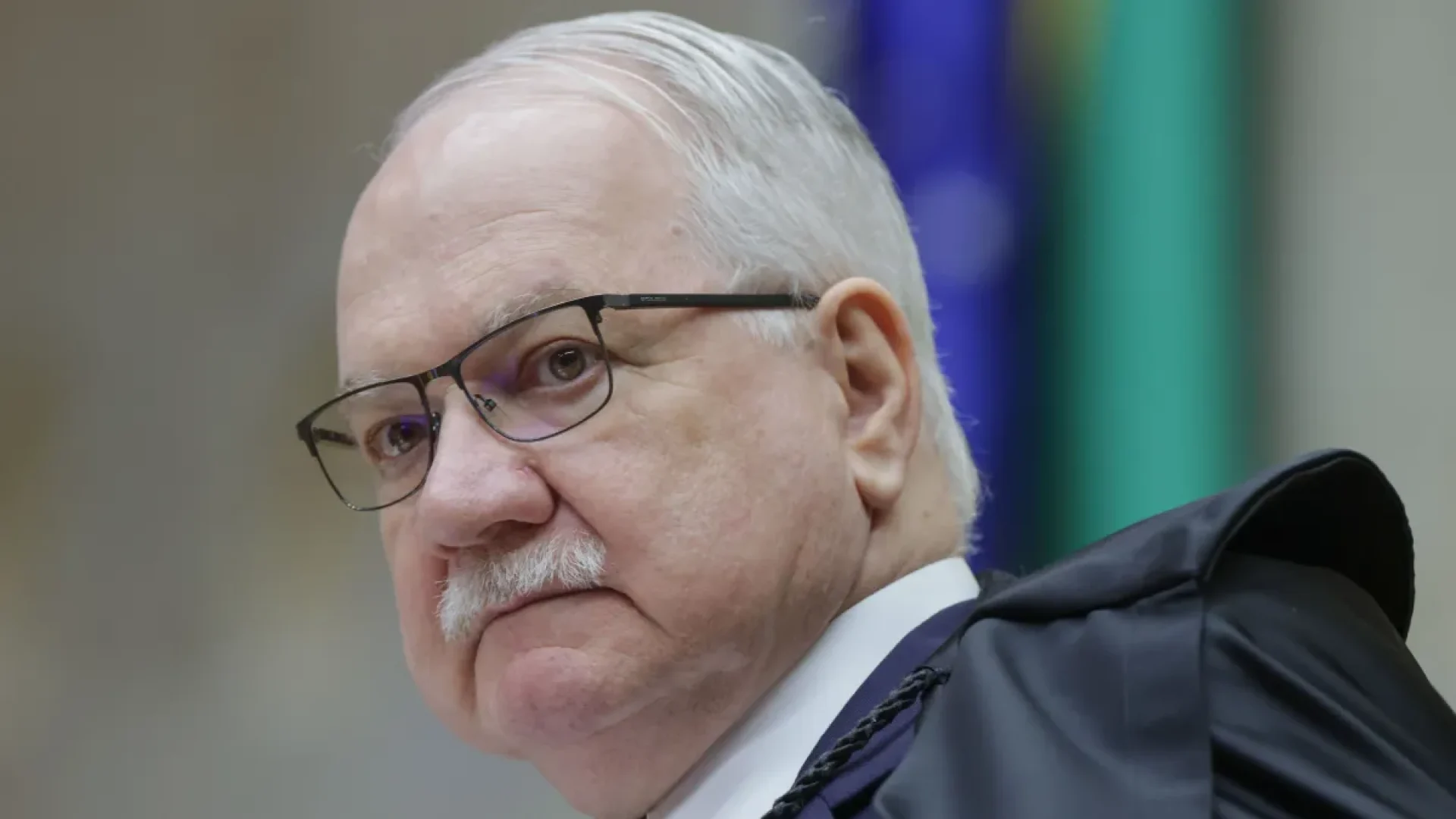 Fachin ordena que Mendonça retire sigilo de investigações sobre o caso Master