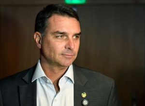 Flávio Bolsonaro justifica escolha de vice e comenta expectativas sobre sucessão