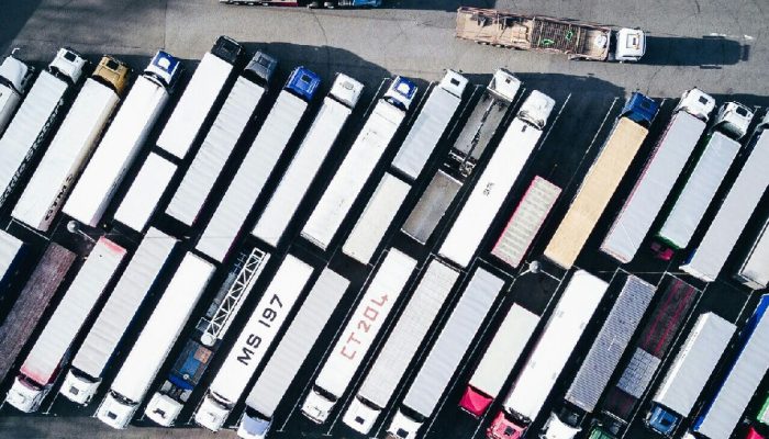Frete rodoviário nacional recua em julho com impacto da queda do diesel