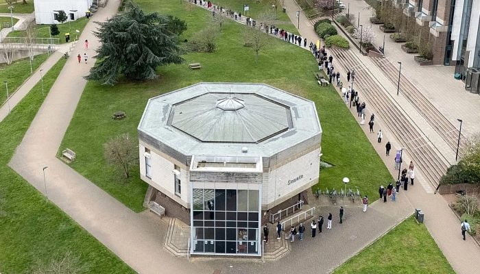 Fusão histórica no Reino Unido cria a primeira 'superuniversidade' do país