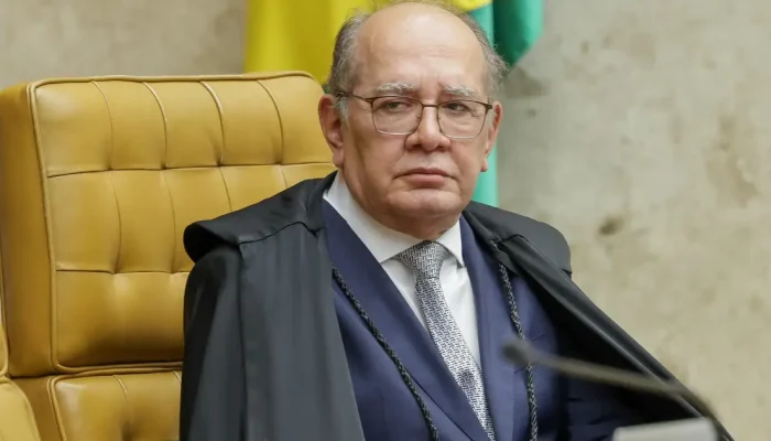 Gilmar Mendes, decano do STF, busca dados de celular para análise em julgamento