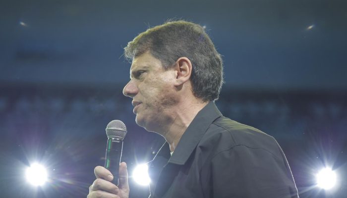 Governador de São Paulo defende imunização contra sarampo em meio a surto e debate sobre vacinas
