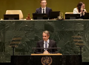 Grécia condiciona diálogo com Turquia ao fim de ameaças, afirma Mitsotakis na ONU
