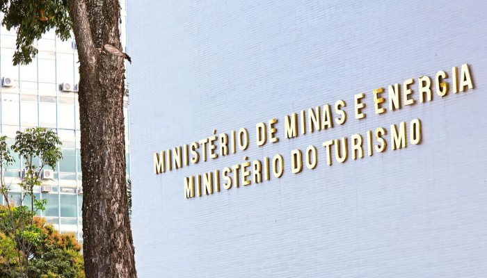 ciclos, de quatro anos cada. O documento, segundo fontes, será adicionado à estr