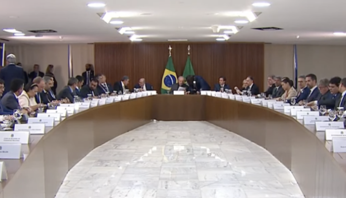 tantes durante a manhã e a tarde. Outros Compromissos na Agenda de Lula A primei