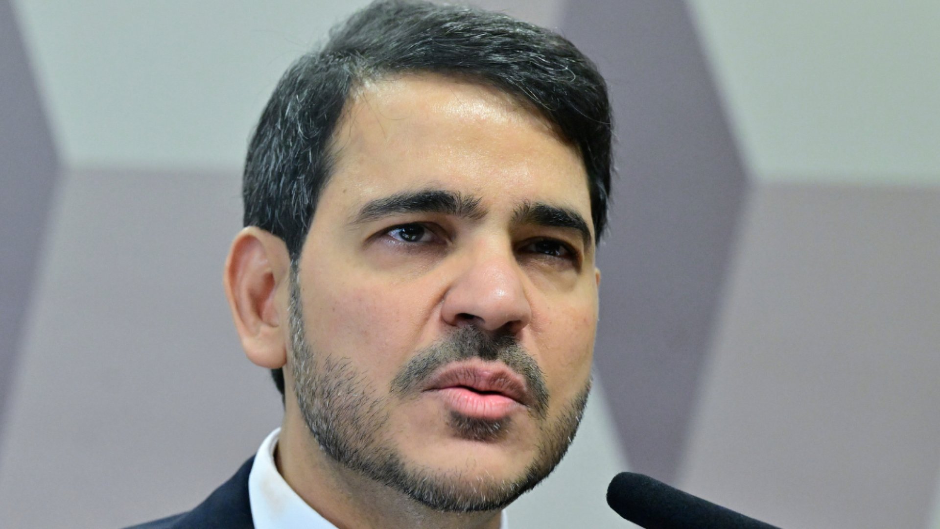ele. Ele respondia a um questionamento de Esperidi&atilde;o Amin (PP-SC) em rela