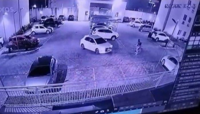 uma moradora que, segundo relatos, apresentava sinais de embriaguez.Embora o cas
