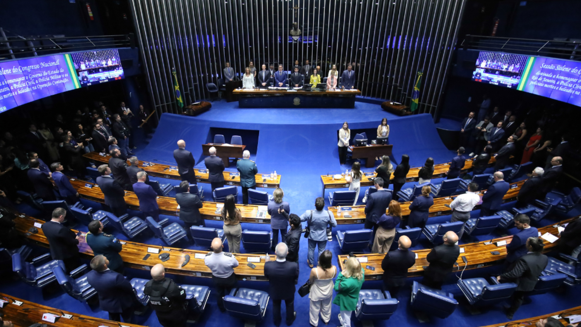 tentativa de golpe de Estado e por envolvimento nos atos golpistas de 8 de janei