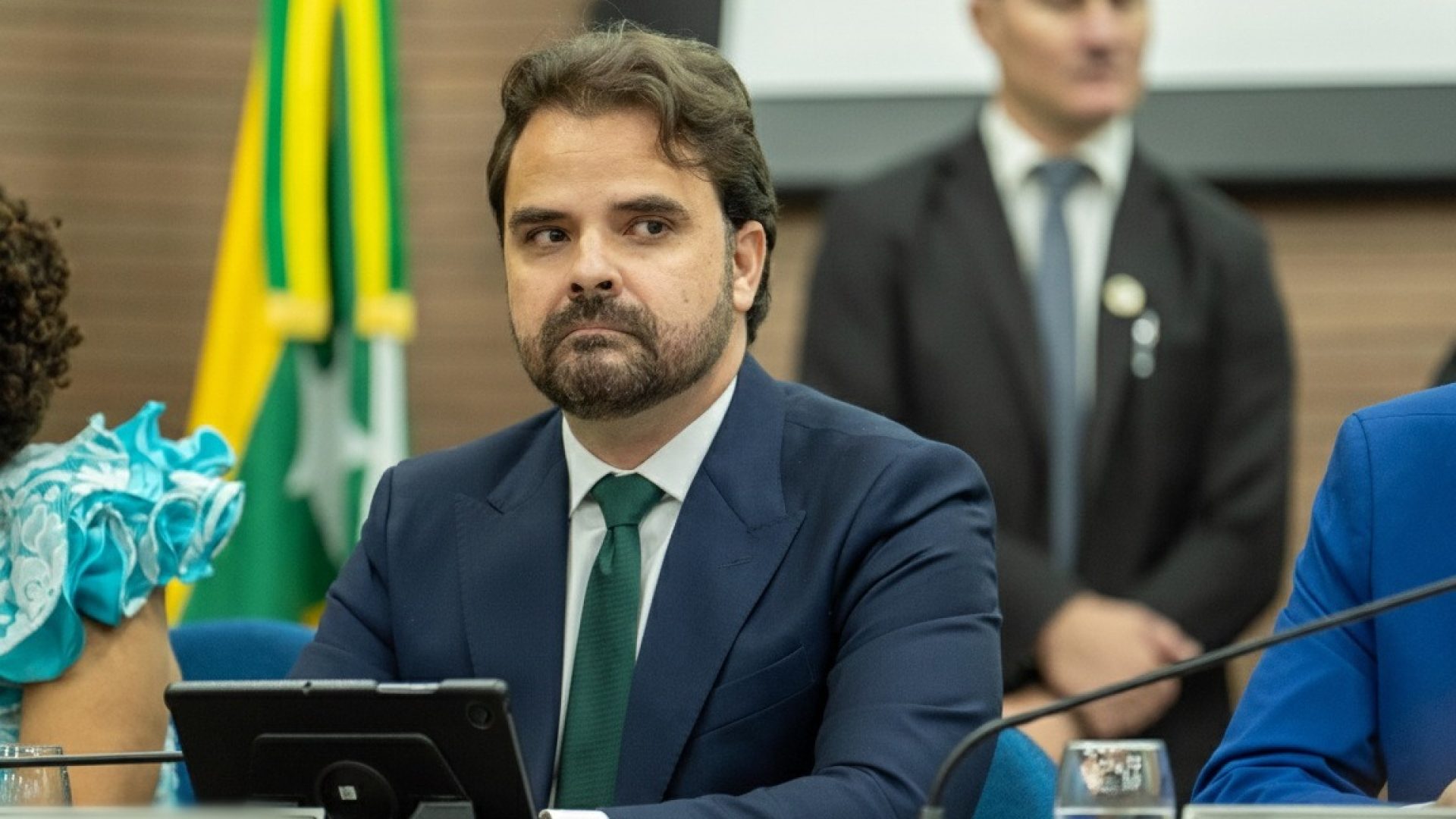 execução orçamentária menor que a do ano anterior e significativamente inferior