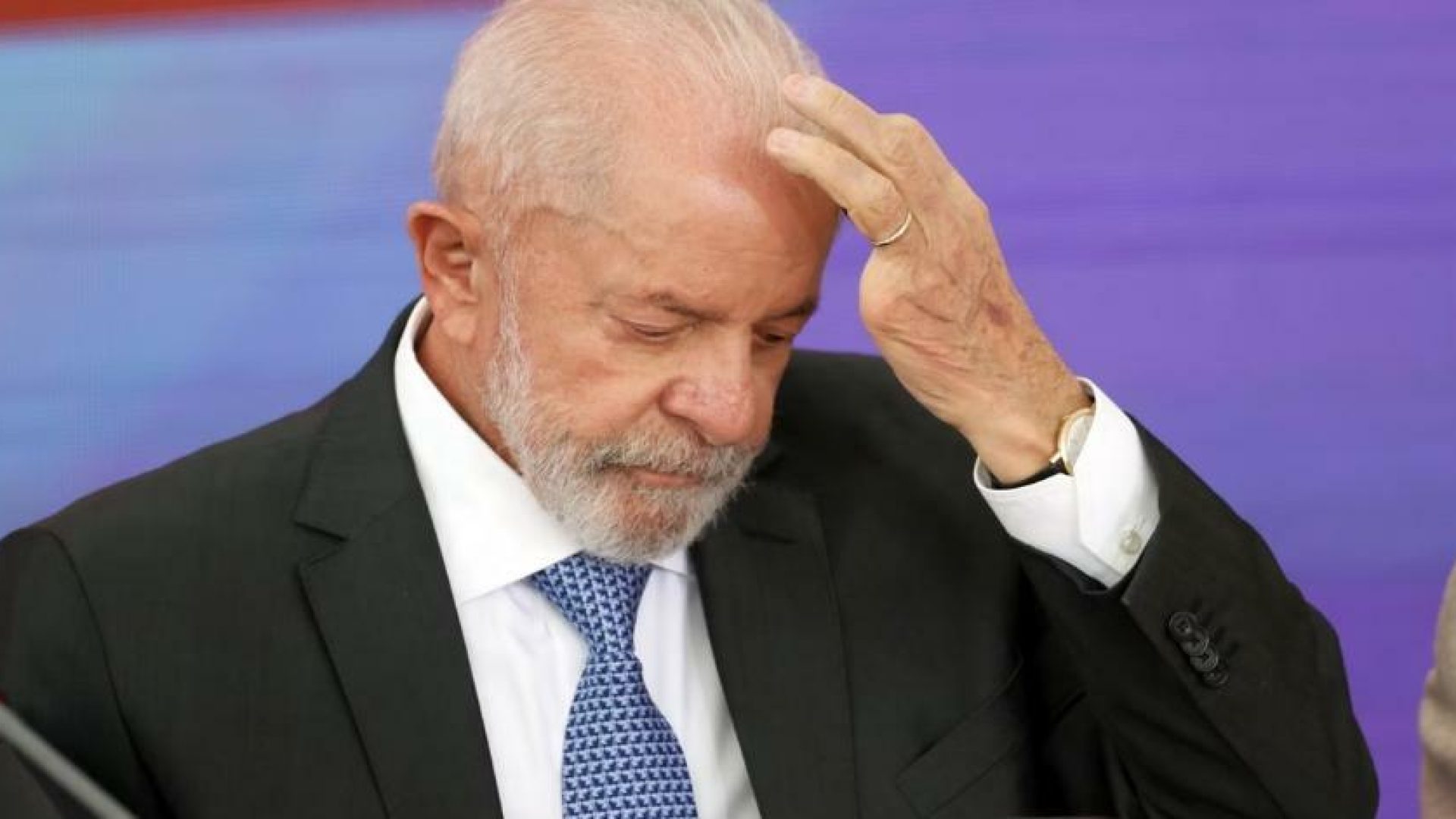 centuais, para mais ou para menos, com índice de confiança de 95%. O levantament