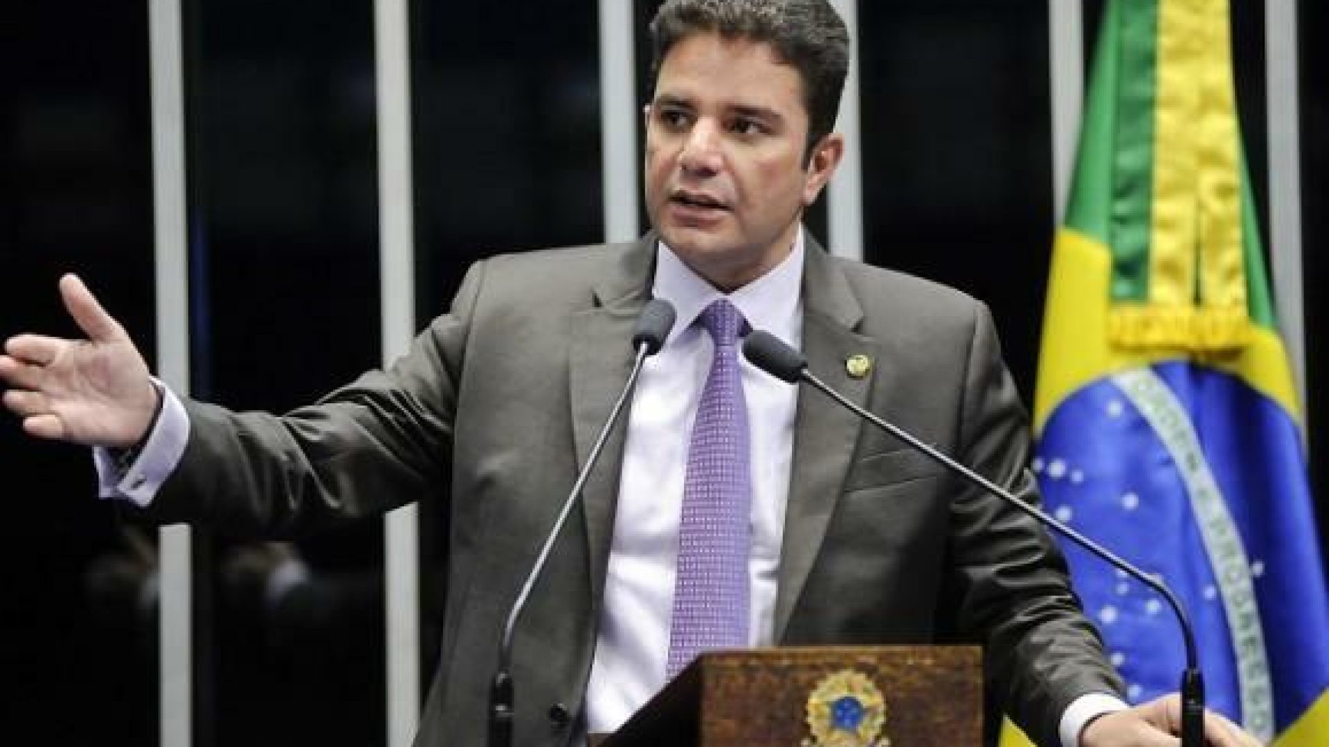 dispensa indevida de licitação, peculato, corrupção passiva, lavagem de dinheiro