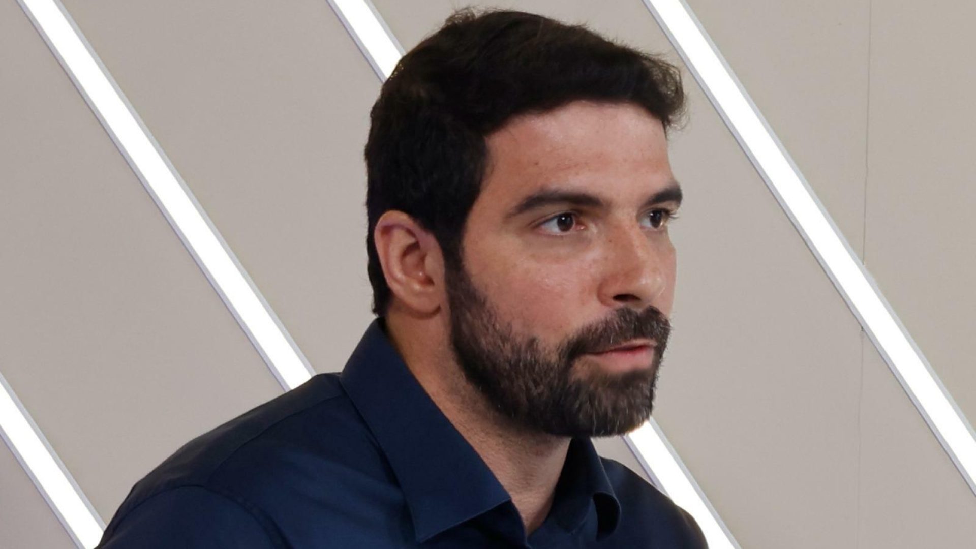 parte de profissionais da imprensa. Entre as diretrizes previstas no manual está