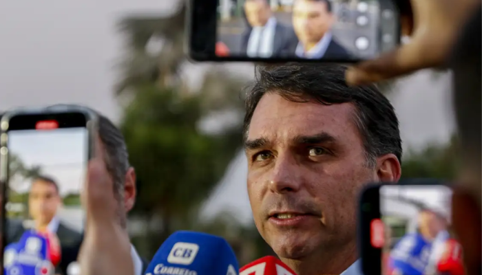que o deputado teve o mandato cassado por excesso de faltas na C&acirc;mara e ai
