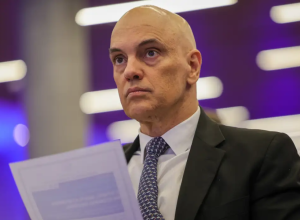 ataques &agrave; democracia recebam penas mais brandas do que autores de crimes