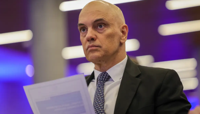 ataques &agrave; democracia recebam penas mais brandas do que autores de crimes