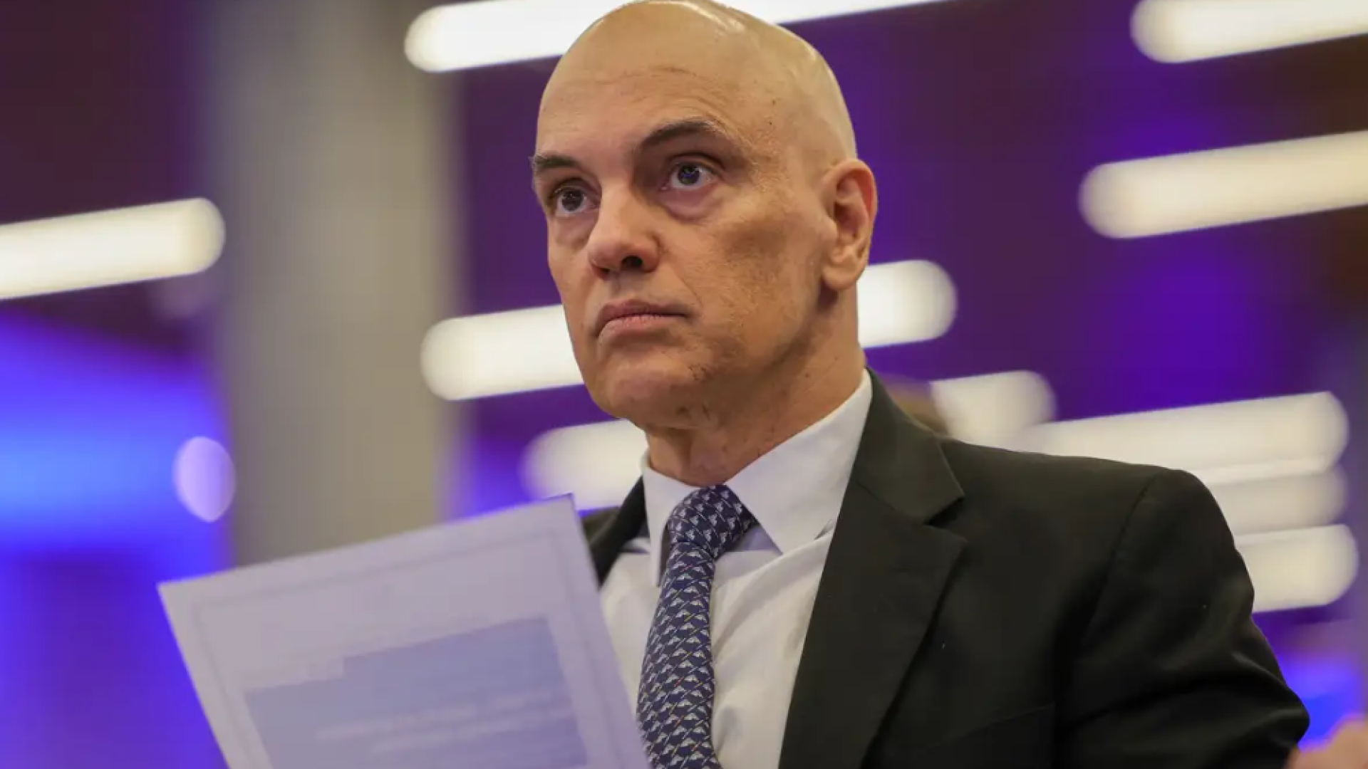 ataques &agrave; democracia recebam penas mais brandas do que autores de crimes