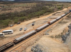 to de Suape (PE) da ferrovia Transnordestina sem que os estudos que indiquem a v