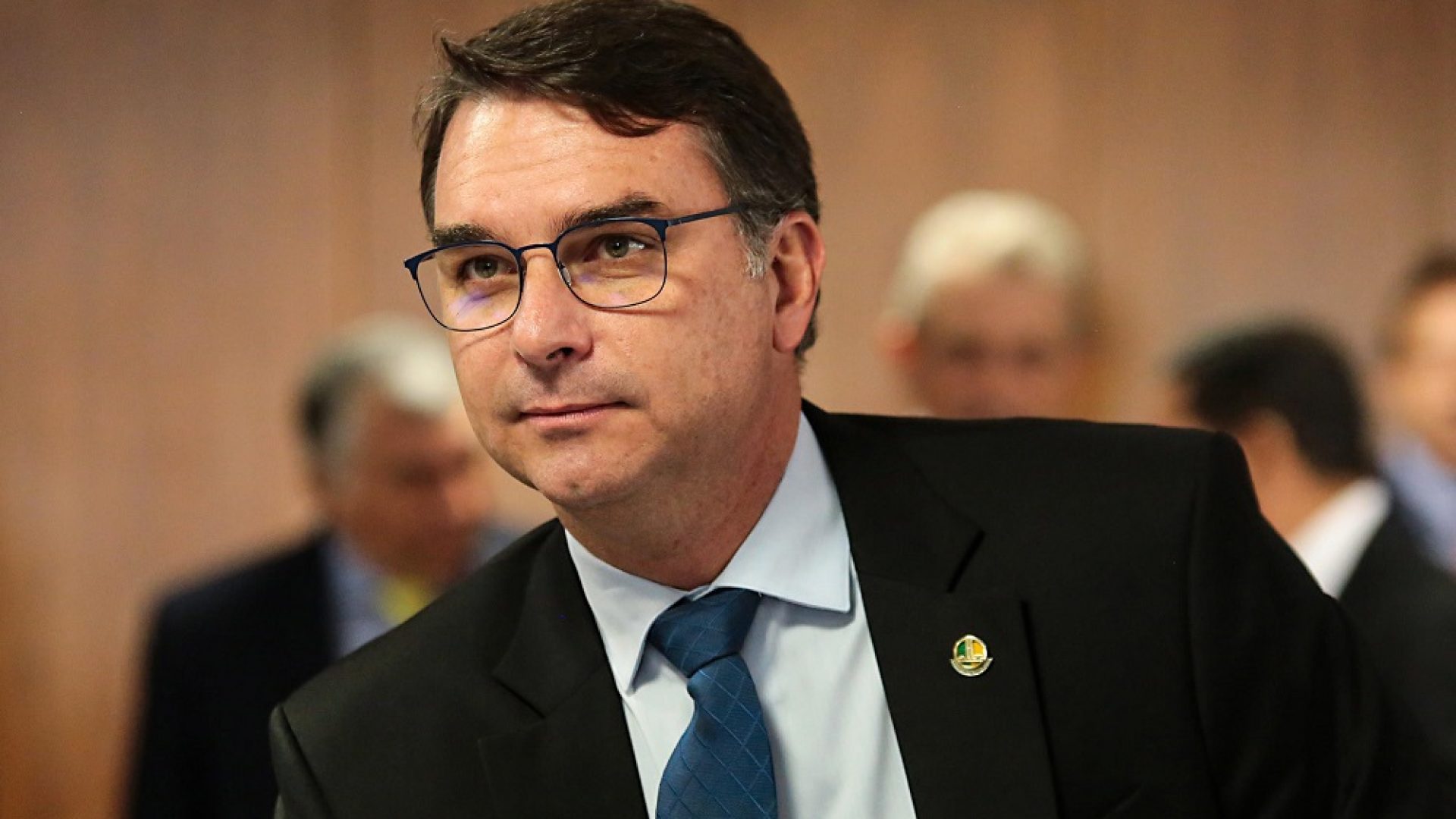 ta da Embratur do Marcelo Freixo l&aacute; em Bras&iacute;lia, no prefeito de Ni