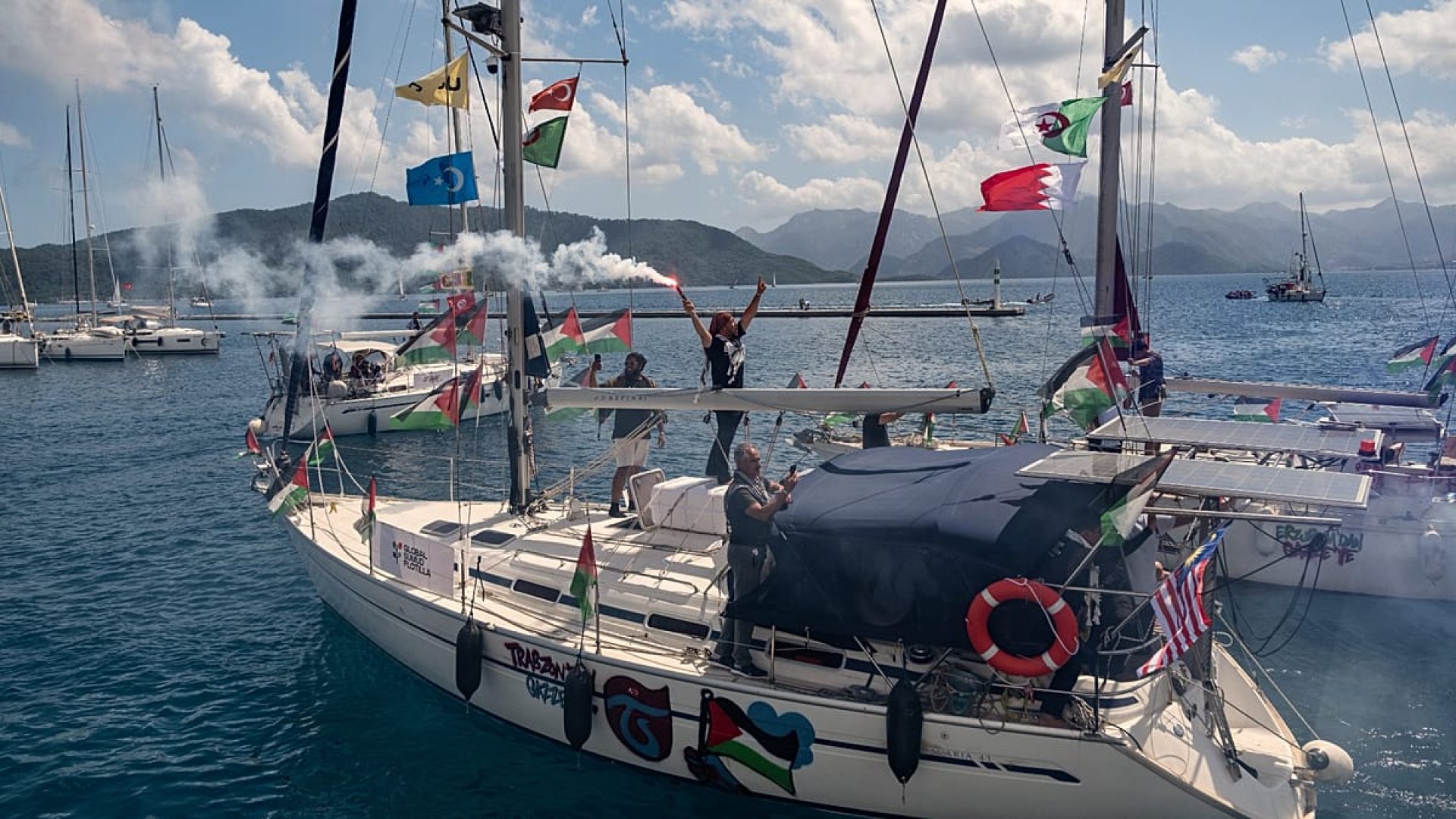 tugueses em flotilha humanitária