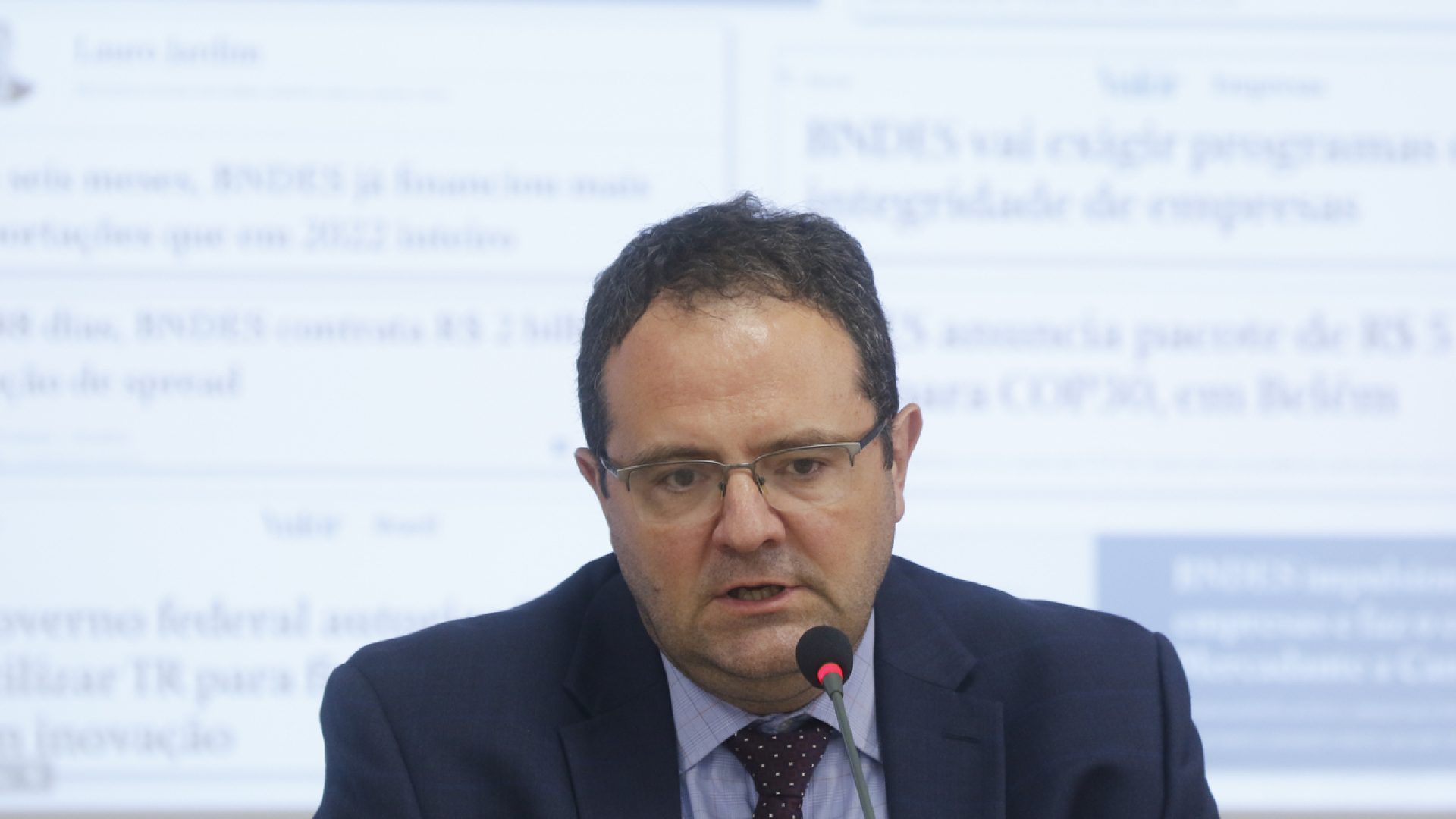 te paga pela população corresponda a no máximo 6% da renda per capita da região