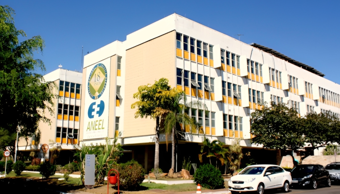 exemplo, do TCU e da Justiça, porque eles poderiam, por hipótese, paralisar o le