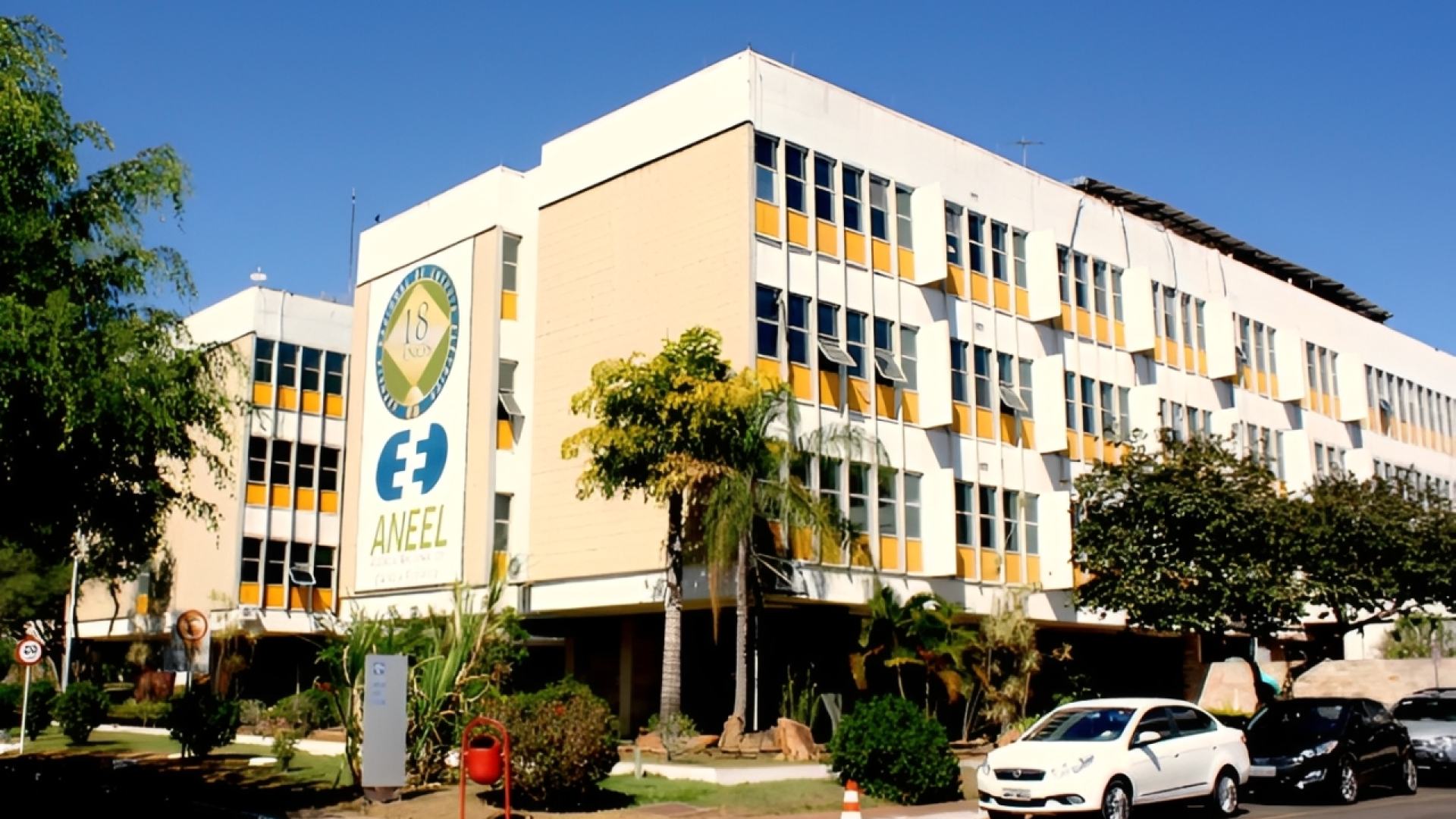exemplo, do TCU e da Justiça, porque eles poderiam, por hipótese, paralisar o le