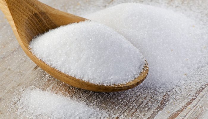 Mercado do açúcar enfrenta baixa liquidez com compradores em compasso de espera