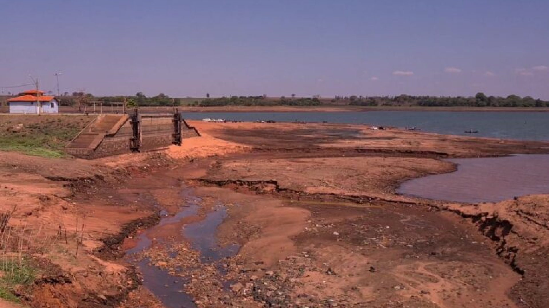 baixa do reservatório prejudica navegação, turismo e geração de energia