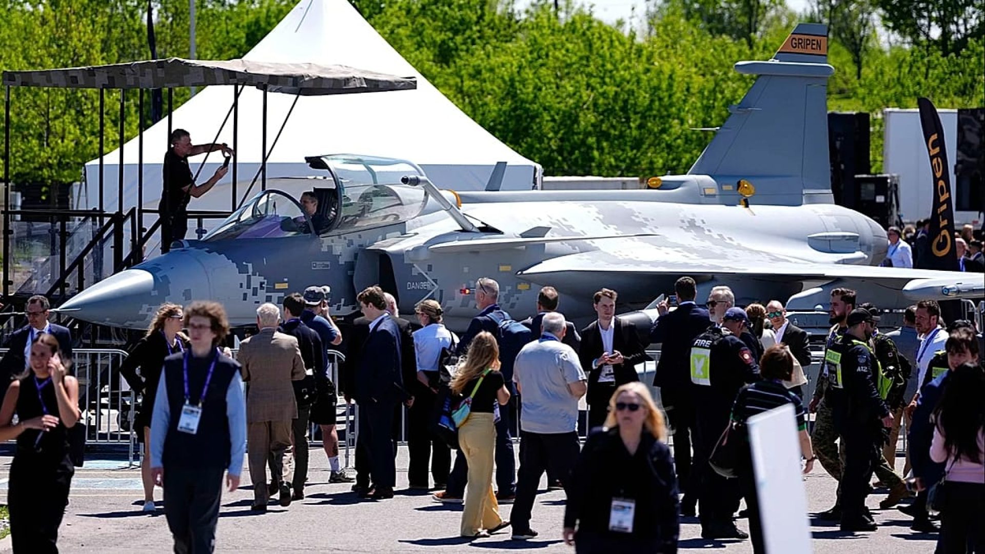 ministro canadiano, Mark Carney, discursa na feira anual da indústria de defesa CANSEC, em Ottawa, 27 de maio de 2026 AP Photo
