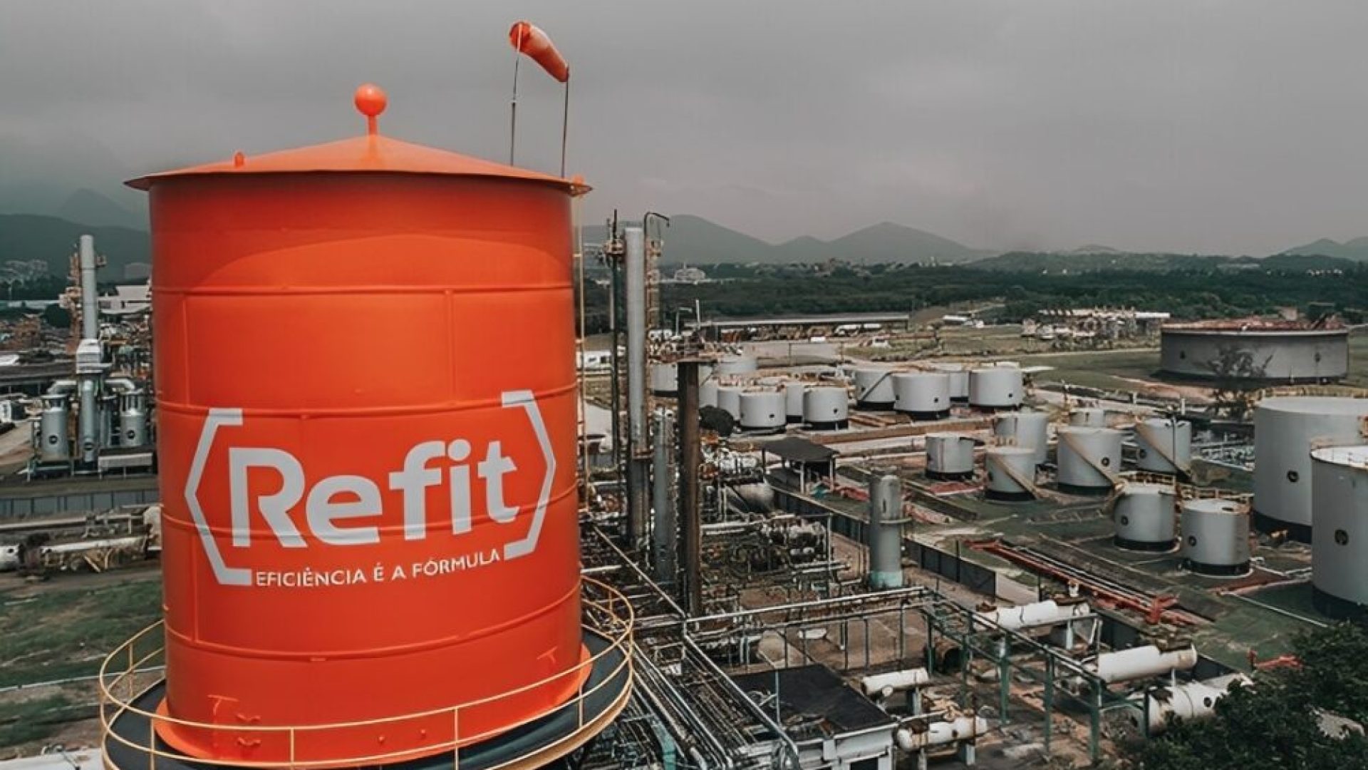 Receita Federal suspende CNPJ e estado cassa inscrição da Refinaria de Manguinhos